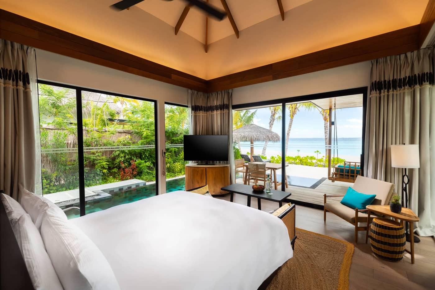 Hilton Maldives Amingiri Resort & Spa — hotel photography by Shot Property